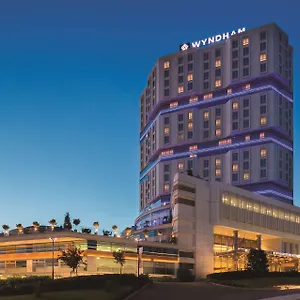 Wyndham Grand Europe Hotel